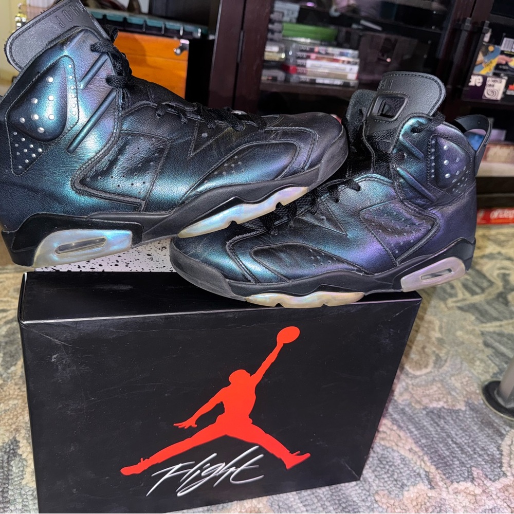Jordan 4 Retro Black and Silver